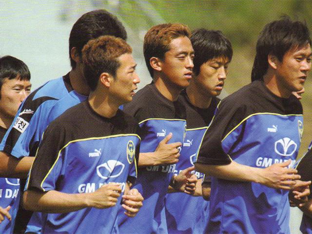 Team mit Kapitän Lim Joong Yoon, zweiter von rechts